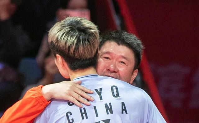 2-0夺冠！中国队终于赢了，10年，等了整整10年，这一刻等得太久