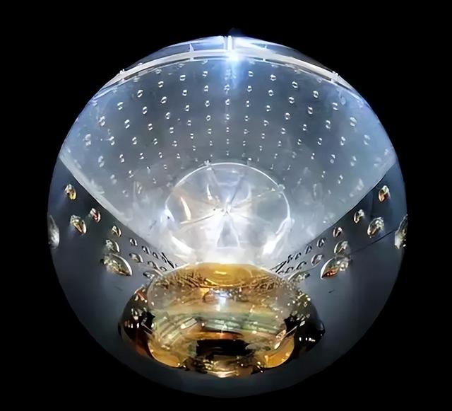 核电站旁挖700米深坑干啥？中国藏了个粒子侦探，揭秘宇宙往事