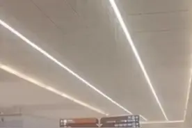 “航站楼变成水帘洞”，机场回应图片