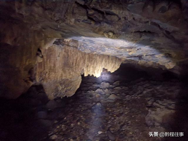 探险贵州深山原始溶洞，遇见一个躲匪洞、一座红军坟