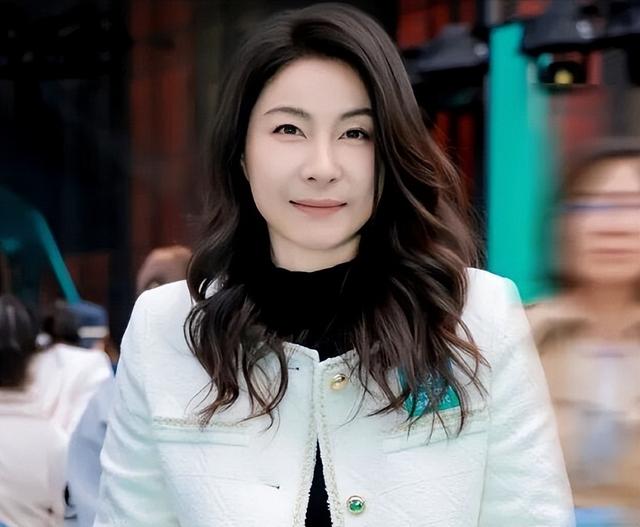 官方对郭晶晶的称呼变了	，三字之差释放强烈信号，霍震霆全说对了