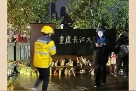 大批网友点外卖到长江大桥祭奠“胖猫”，多家品牌为发出空包致歉图片