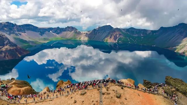 创历史新高!截至11月5日,长白山景区游客接待量已突破340万人次