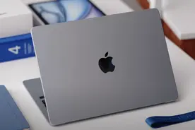 2025款MacBook Air M4发布仅一个月，价格跌了不少，值得买吗？图片