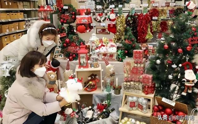 今年圣诞节没人抵制了，为啥还更冷清了？网友：3个原因，很现实