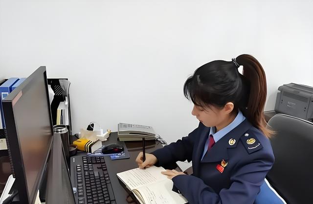 户口本上出现这“四个字”，基本无缘公务员！全家三代都受影响