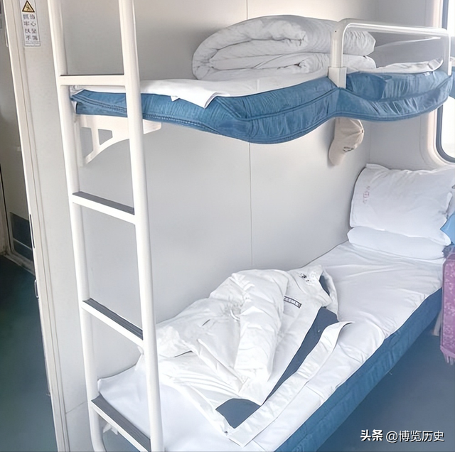 明明高铁更快，为啥还有人守着绿皮火车跑一夜，答案比你想的现实