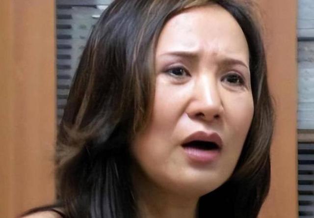 事业巅峰远赴美国，被老外“玩腻”后晚年回国，如今变成了这样！