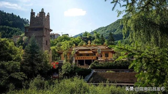 云深不知暑：在官鹅沟与清风明月共栖