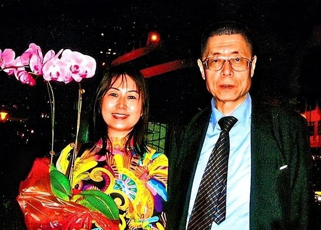 三婚娶小37岁徒弟，81岁生女，84岁生儿，如今住美国豪宅好不惬意