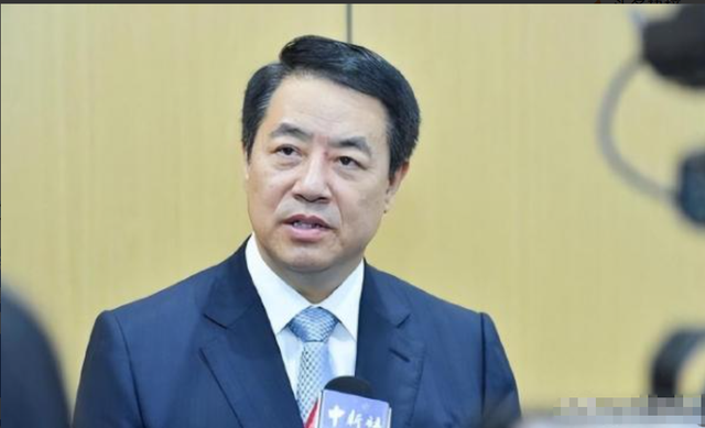 果然来了！“新冠疫苗之父”被正式逮捕，撤销荣誉！