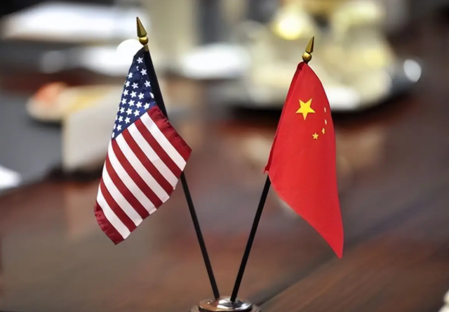 特朗普遭当头一棒后，不到24小时，贝森特喊话中国，对华称呼有变