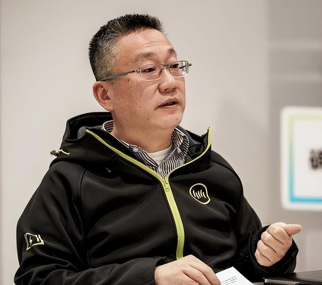 一夜负债200亿？电动车巨头轰然倒塌：终于活成贾跃亭信徒