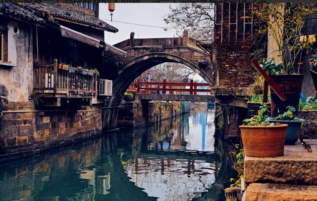 从乌镇神话到千镇一面，古镇旅游，黄金时代为何终结？