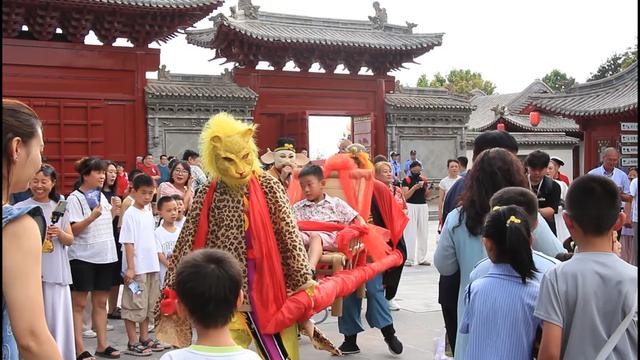 乡宁戎子酒庄夜游嘉年华璀璨启幕西游IP赋能文旅融合新标杆