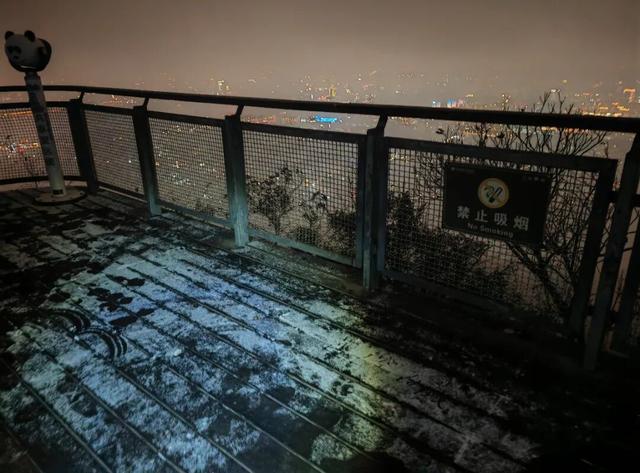 南京紫金山下雪了！江苏多地迎来初雪，这次能顺利入冬吗？