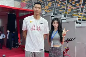 杨燕婷：从校花到啦啦队副领队的华丽蜕变图片