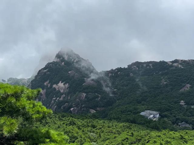 徒步三山五岳：安徽黄山！