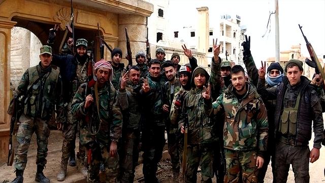 8个师一夜之间撤干净！700人阵亡，以军空投，叙利亚被朱拉尼分裂