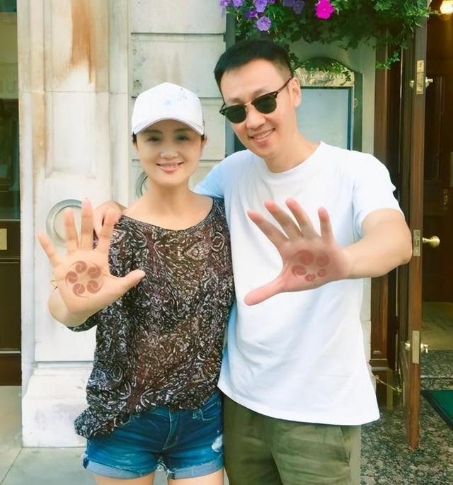 辛柏青状态不对劲了！丧妻后首露正脸，眼神空洞，憔悴到不敢认