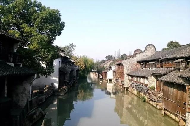 乌镇的似水年华：逛集市喝早茶，在1300年的江南水乡回归慢生活