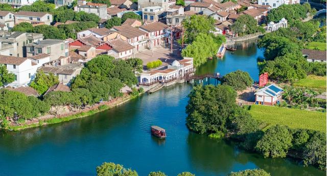 161艘龙舟开路，8天30万人涌入！这座千年水乡，如何靠“玩水”引爆文旅？