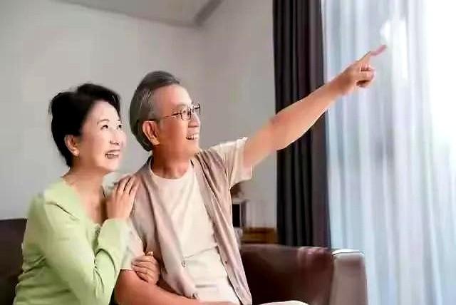 两性关系：55岁女人的大实话，男人过了50岁，只剩下一个“用处”