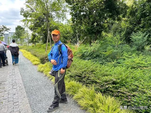周末徒步，爬西山、走千步岩、过东风坝，我们在山水间快乐行走
