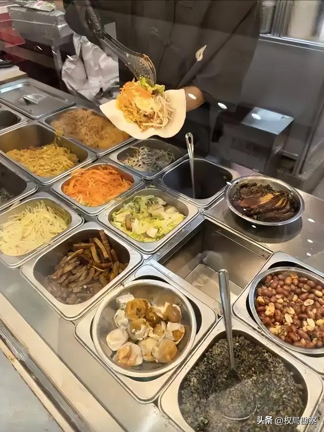 警惕“消费刺客”！全国多地排队抢购，98元一串的糖葫芦值不值？