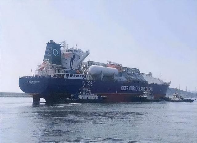 不到24小时，美国扣第3艘油轮，但碰上刺头，双方爆发海上追逐战