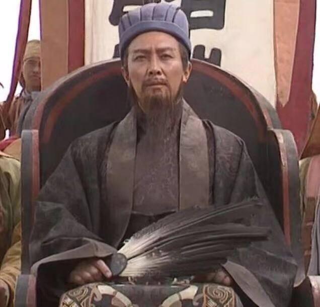 没想到，阅兵结束不到半月，唐国强因一个举动，再次实现口碑暴涨