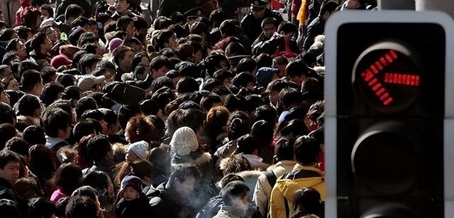 中国将迎来前所未有的死亡高峰，专家给出答案：是这些因素导致的