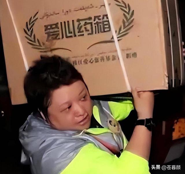 被实名举报过的韩红，终于明白她终身不嫁的原因