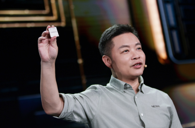 何小鹏始料未及，北京座谈会上，任正非只用一句话就让口碑飙升