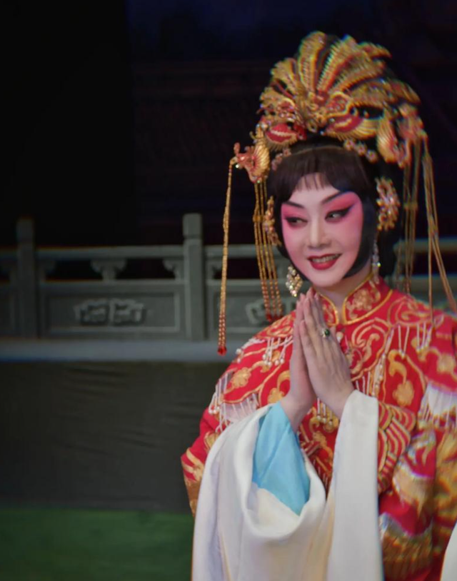 59岁李胜素：她不要丈夫、不要孩子，却活成了最让人羡慕的女人