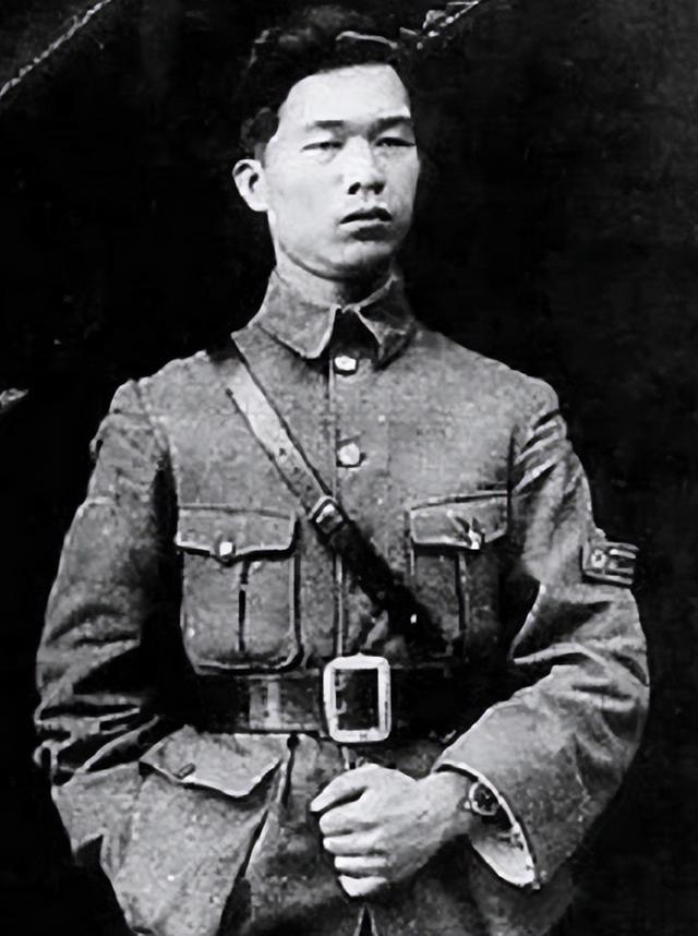 蒋介石临终前告诉蒋经国：我这一生只敬佩一人，畏惧两人!