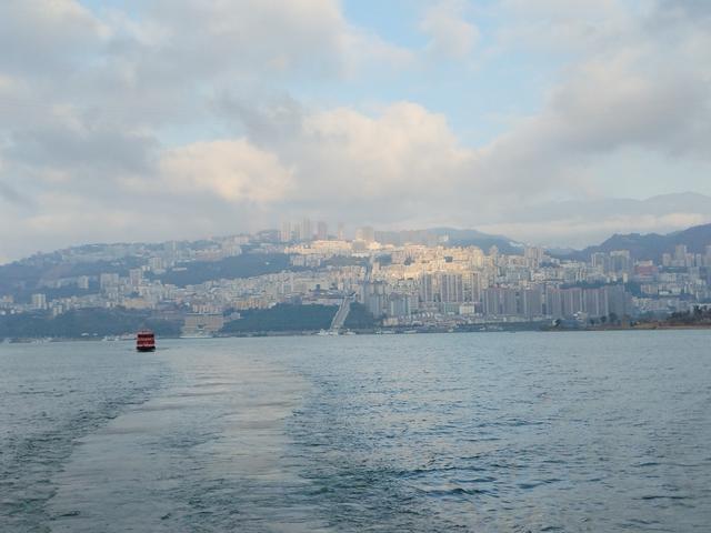 鄂渝行第四天（上）：小红船换小白船，从巫山到巴东