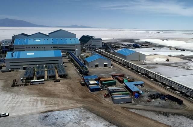 又出现一个中国伙伴倒向美？撕毁合同，把矛头对准了中国