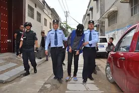 55岁男子冒充富二代，QQ引诱未成年少女裸聊猥亵，一审被判死缓图片