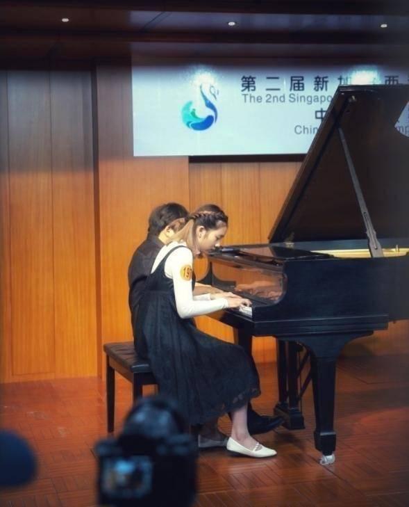 黄磊也没想到，自己辛辛苦苦养大的黄多多，竟给何炅做了“嫁衣”