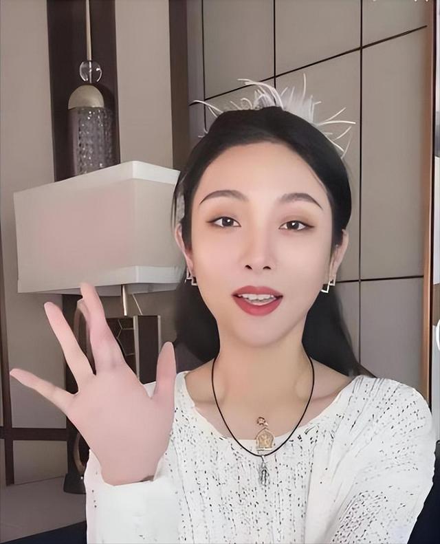 花50万买英国精子生3娃，7年后山东女子现状曝光：她后悔了吗？