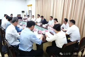 杨轶群任荔城区人民政府副区长图片