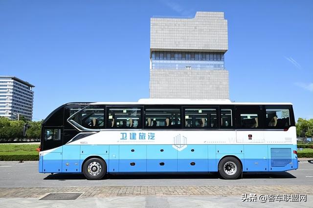 安凯高端产品启程南通，赋能旅游出行新体验！