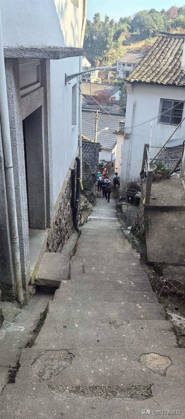 真是醉了，徒步奉化东西岙徐凫岩看悬崖飞瀑堵人竟然堵到怀疑人生