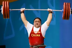 20年前她冒死一举为国拿金牌，下场后直接被送去抢救，现状如何？图片
