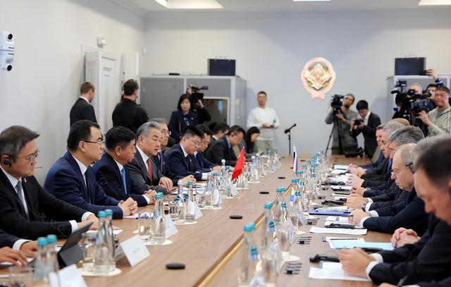 日本最害怕的事，还是发生了，绍伊古当着王毅的面，狠话又说一遍