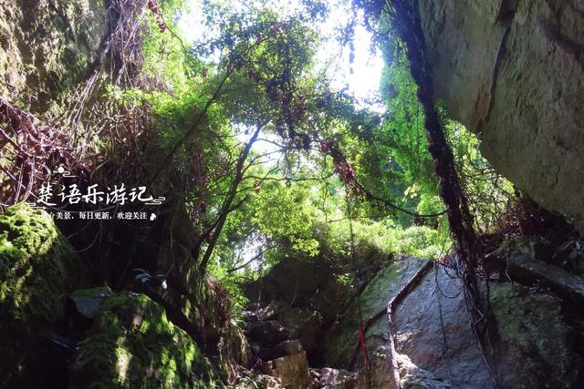 浙江宁波的绝秘幽谷，山石险峻景色绝美，是徒步与观景的绝佳之地