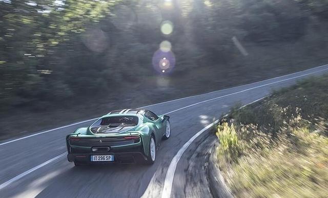 体验法拉利296 Speciale：为什么说操控感是电动超跑给不了的？