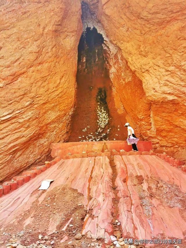 天山神秘大峡谷寻幽探秘