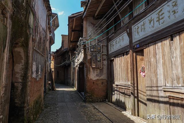 走遍福建古村落，武陵溪边六百年古村，九棵古榕九条古巷古街古井